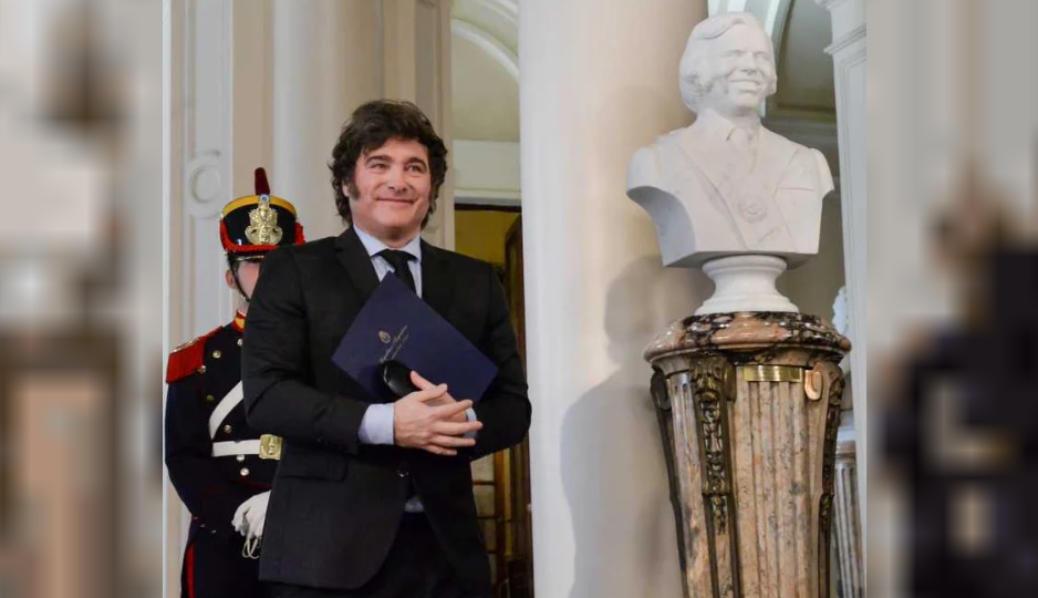 MiLlei ultra derecha