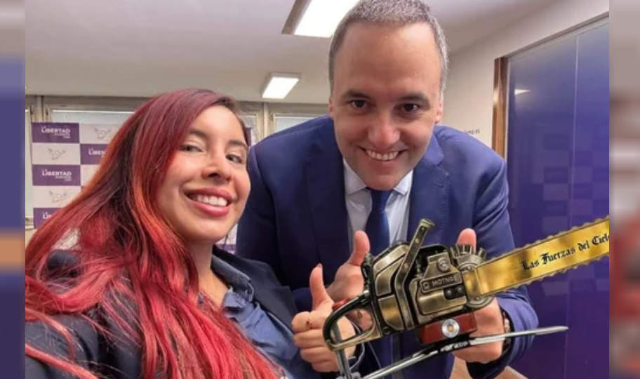 Adorni y CM
