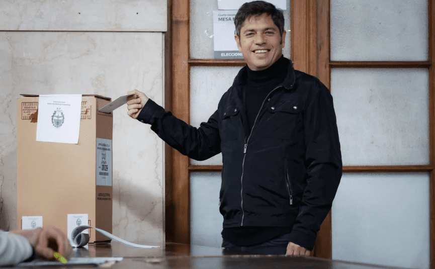 Axel votando